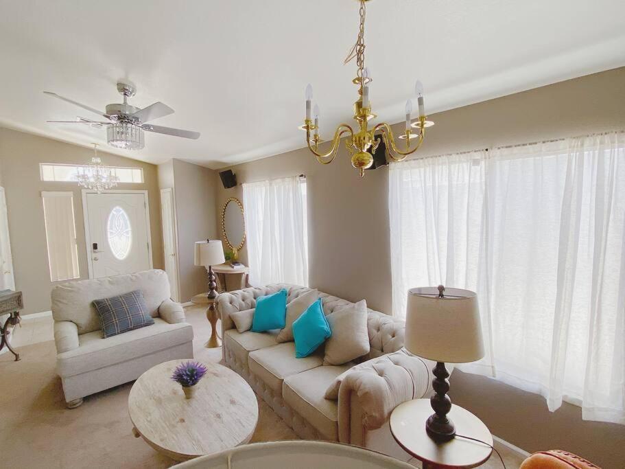 Amazing Heated Pool And Private Hot Tub 3Br In Heart Of Lv Villa Las Vegas Exterior photo